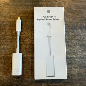 Apple Thunderbolt Ethernet Adapter - Sleek White